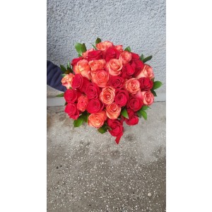  Buchet cu 33 trandafiri