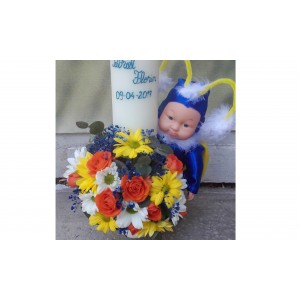 Lumanare botez  cu minirosa,crizantema, gypsophila si verdeata decorativa.