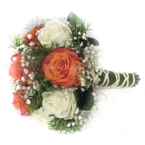 Buchet din trandafiri si gypsophila
