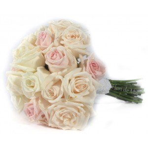buchet din trandafiri crem si roz