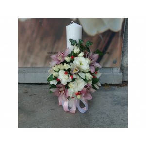 Lumanare botez cu cymbidium, minirosa, eustoma,hypericum si verdeata decorativa                                                                                                            