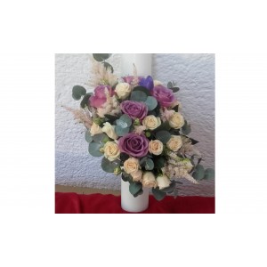 Lumanare cu trandafir, minirosa,astilbe,frezie si verdeata decorativa