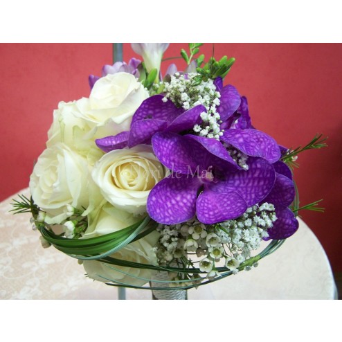 Buchet trandafiri si vanda