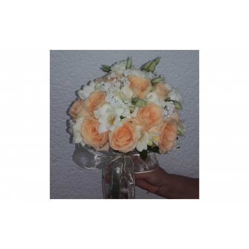 Buchet cu trandafir, frazie,gypsophila si eustoma