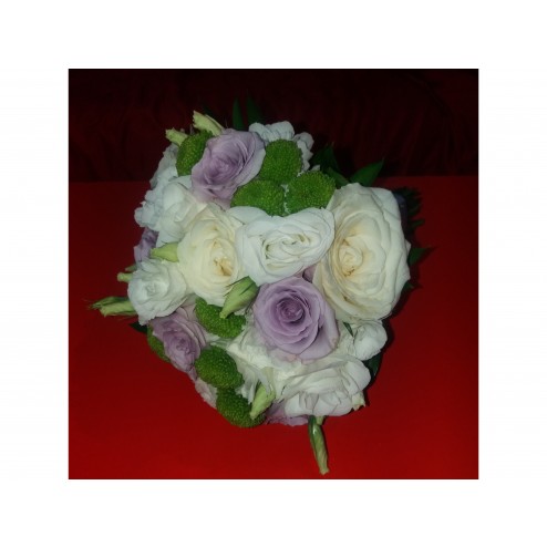 Buchet cu trandafir, eustoma,santini si verdeata 