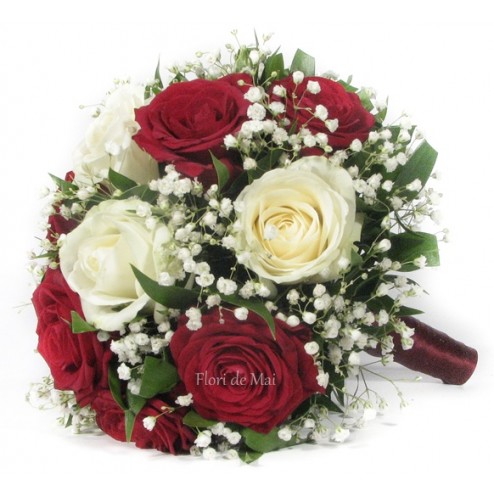 Buchet din trandafiri albi si rosii