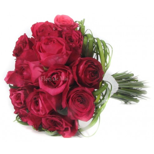 Buchet din trandafiri fuxia