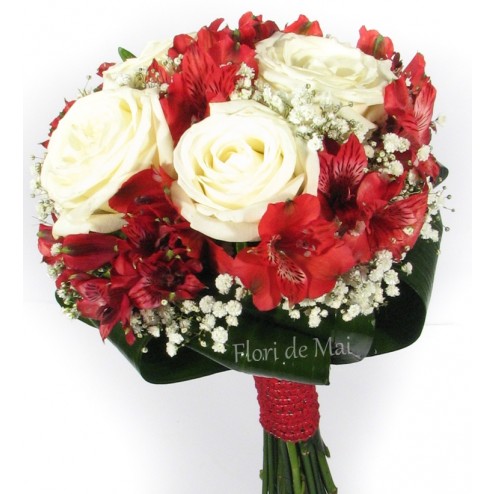 Buchet din trandafiri albi  si alstroemerii rosii
