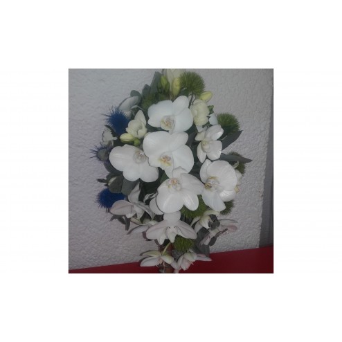 Lumanare botez cu phalaenopsis,frezie, eringium si verdeata decorativa