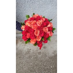  Buchet cu 33 trandafiri