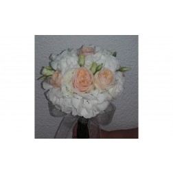 Buchet cu hortensie, trandafir englezesc si eustoma