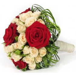 Buchet din trandafiri si minirose
