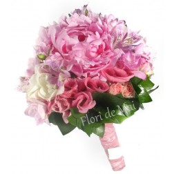Buchet din bujori si minirose