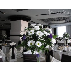 Aranjament sala din crizanteme si eustoma